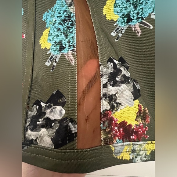 IVY PARK X ADIDAS IVYTOPIA Olive Green Skirt with Floral Print & Mesh
Lining - Picture 9 of 13